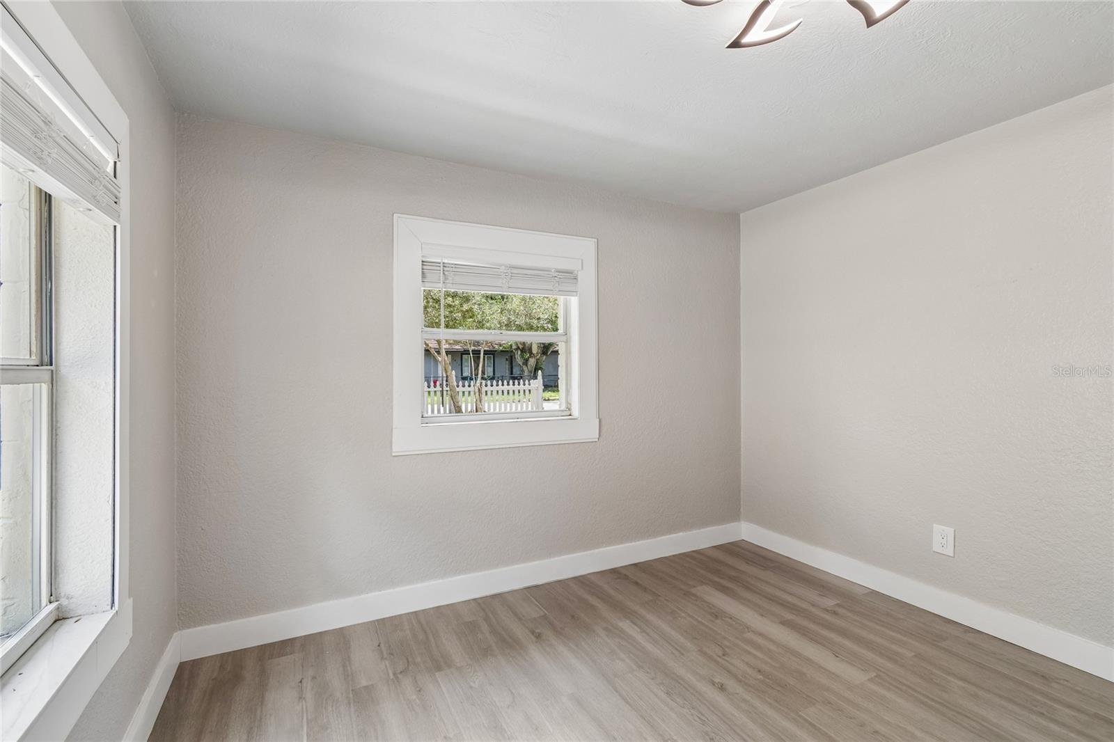 1614 E MAPLE AVE, TAMPA, FL — photo 26