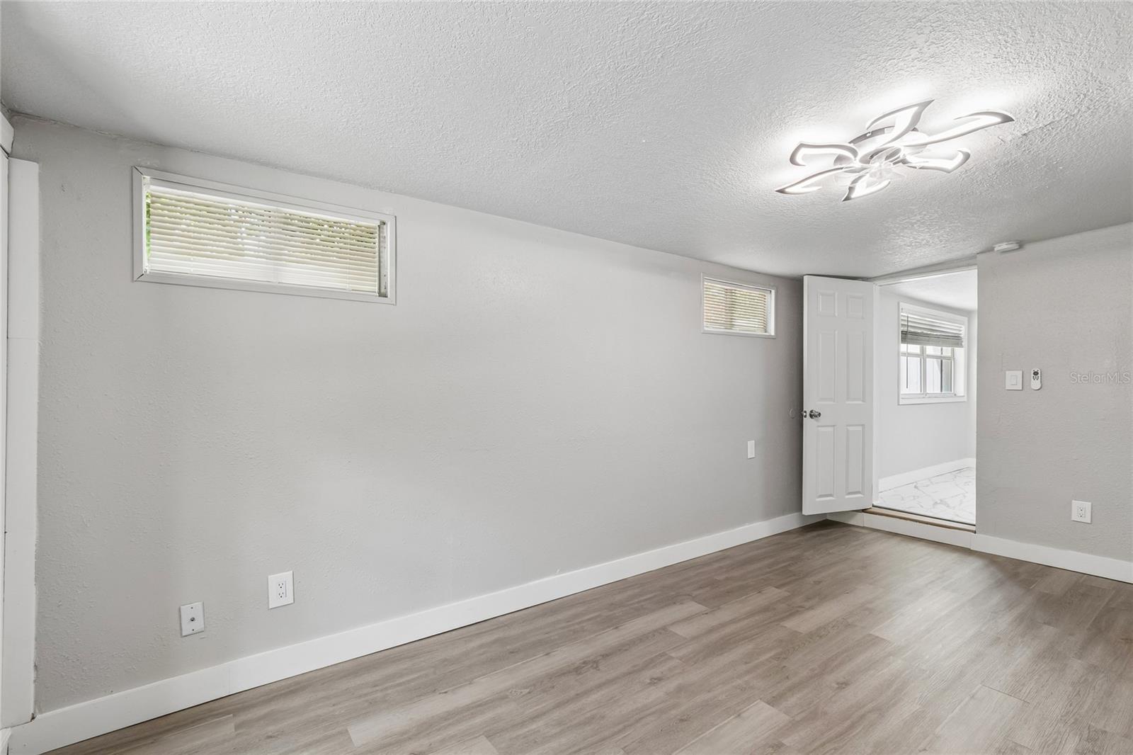 1614 E MAPLE AVE, TAMPA, FL — photo 39
