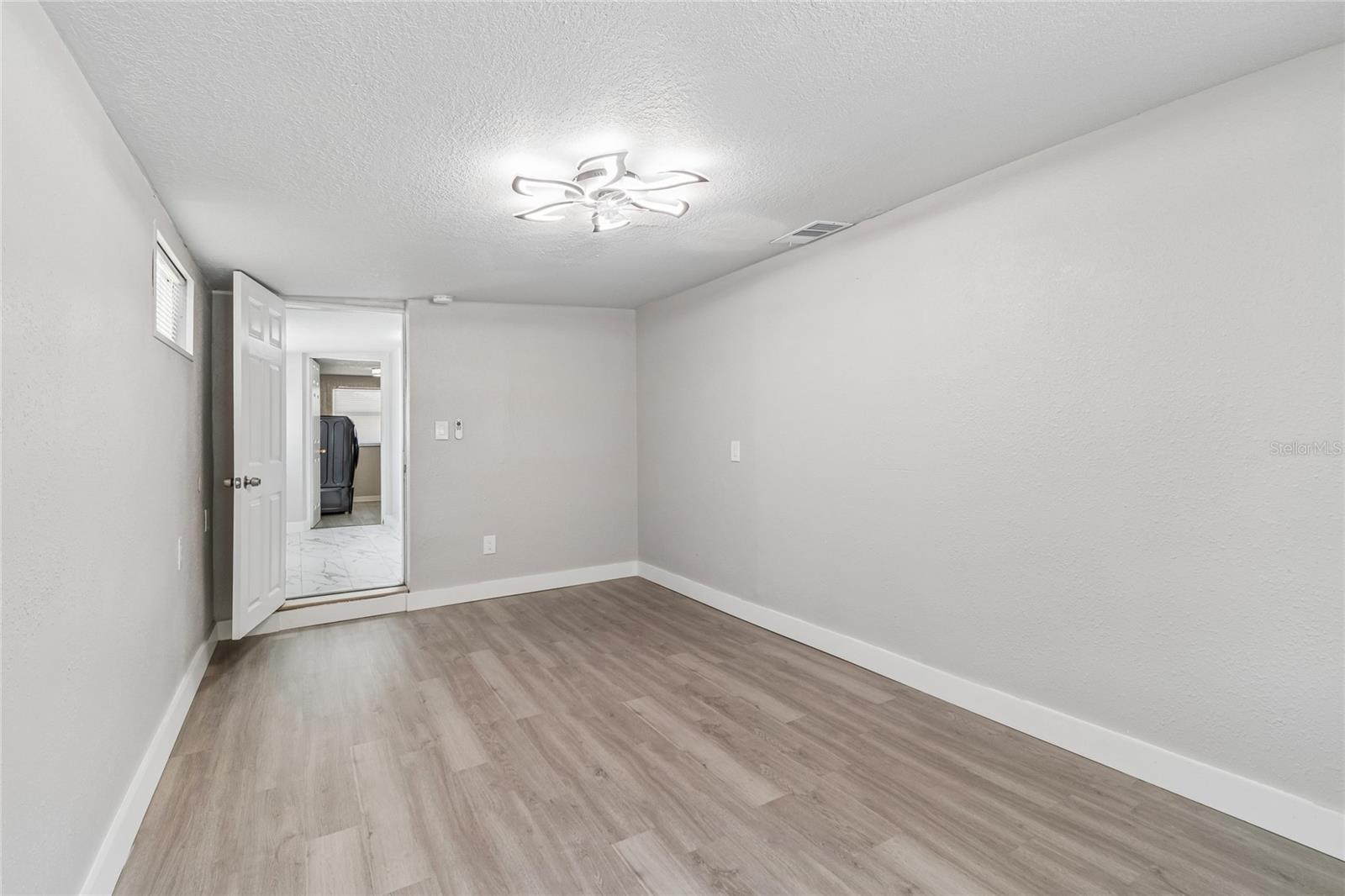 1614 E MAPLE AVE, TAMPA, FL — photo 40