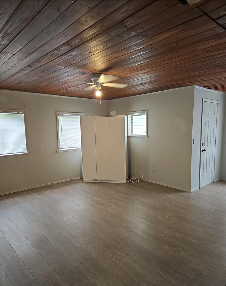 1402 MALUHIA DR, TAMPA, FL — photo 10