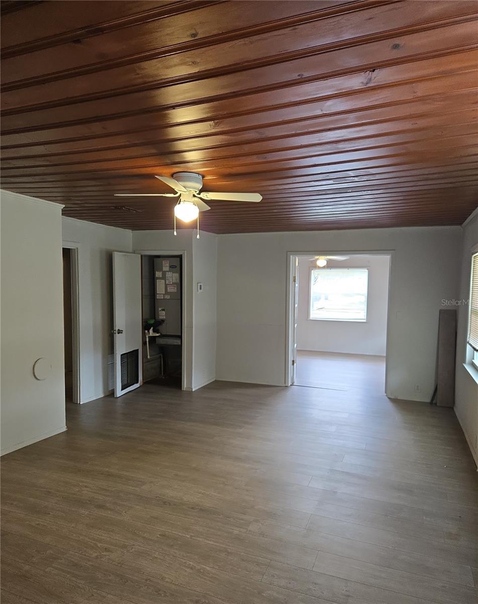 1402 MALUHIA DR, TAMPA, FL — photo 14