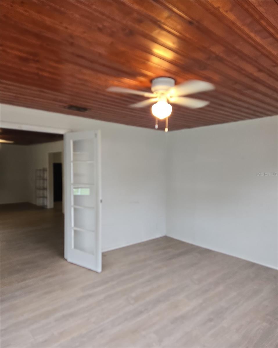 1402 MALUHIA DR, TAMPA, FL — photo 15
