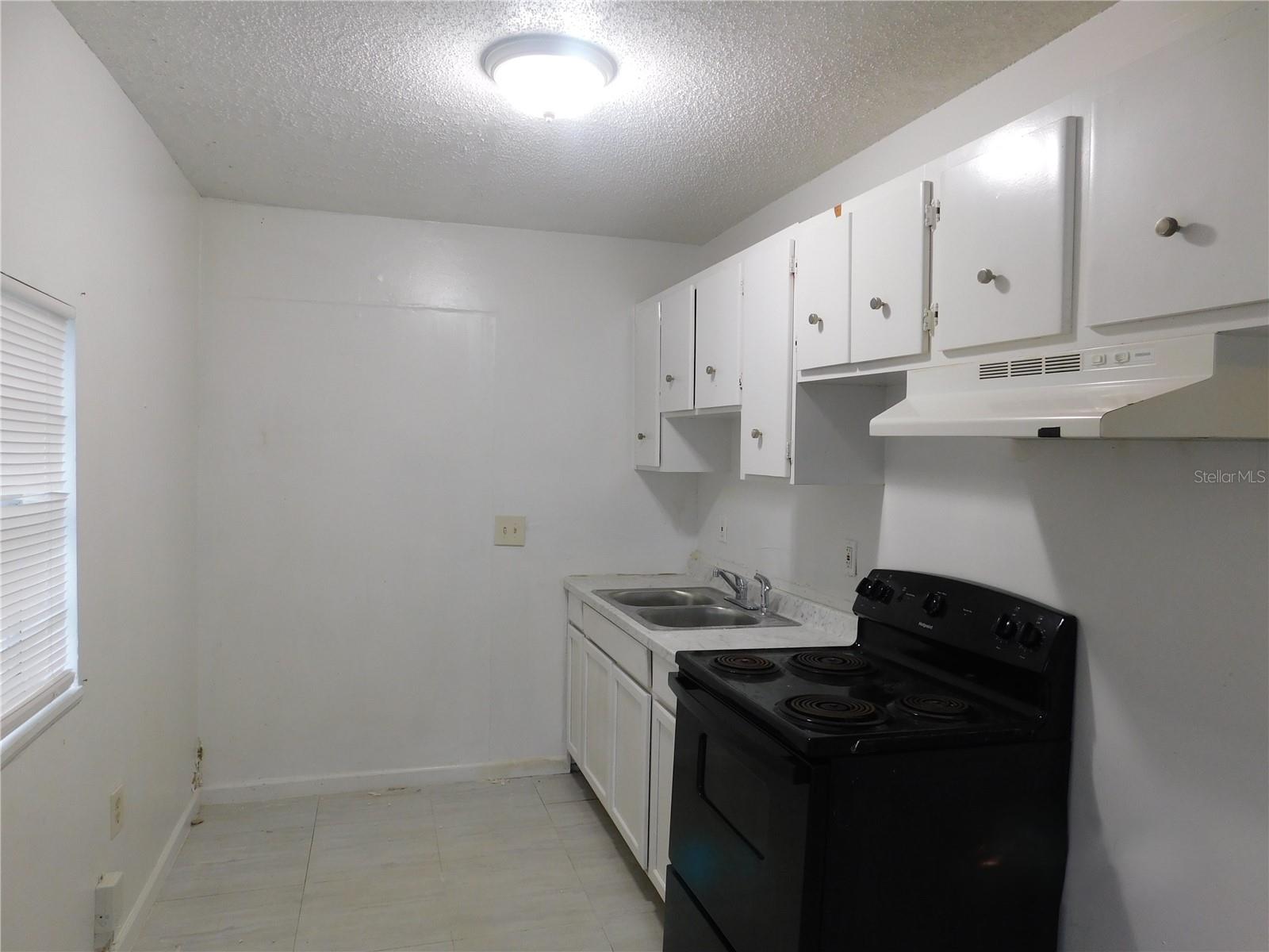 1402 MALUHIA DR, TAMPA, FL — photo 21