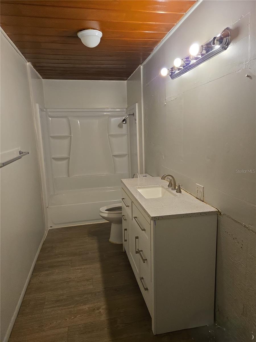 1402 MALUHIA DR, TAMPA, FL — photo 26