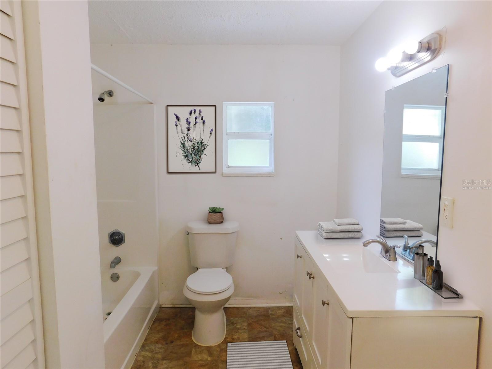 1402 MALUHIA DR, TAMPA, FL — photo 29