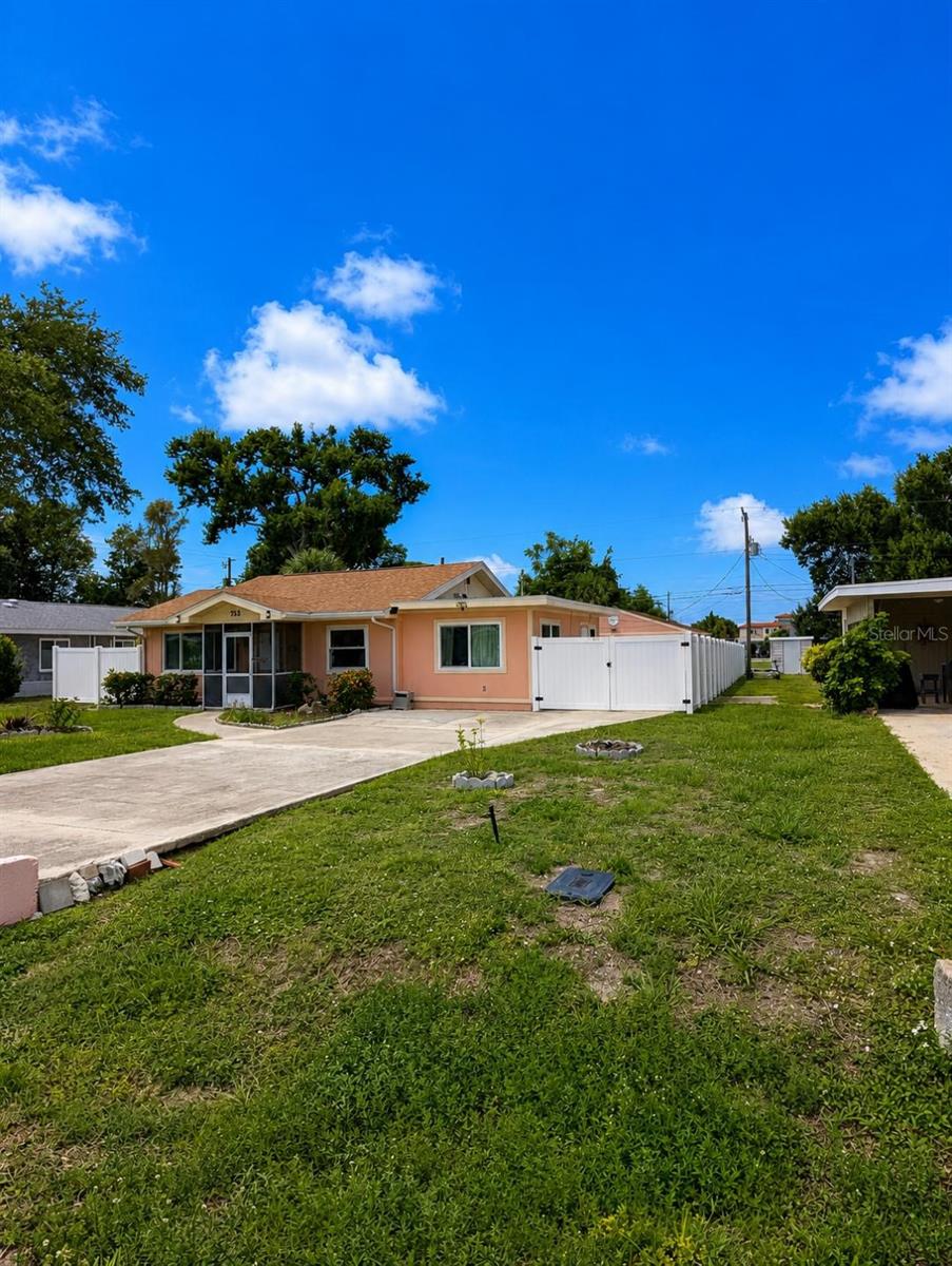 733 LAUREL AVE, VENICE, FL — photo 2