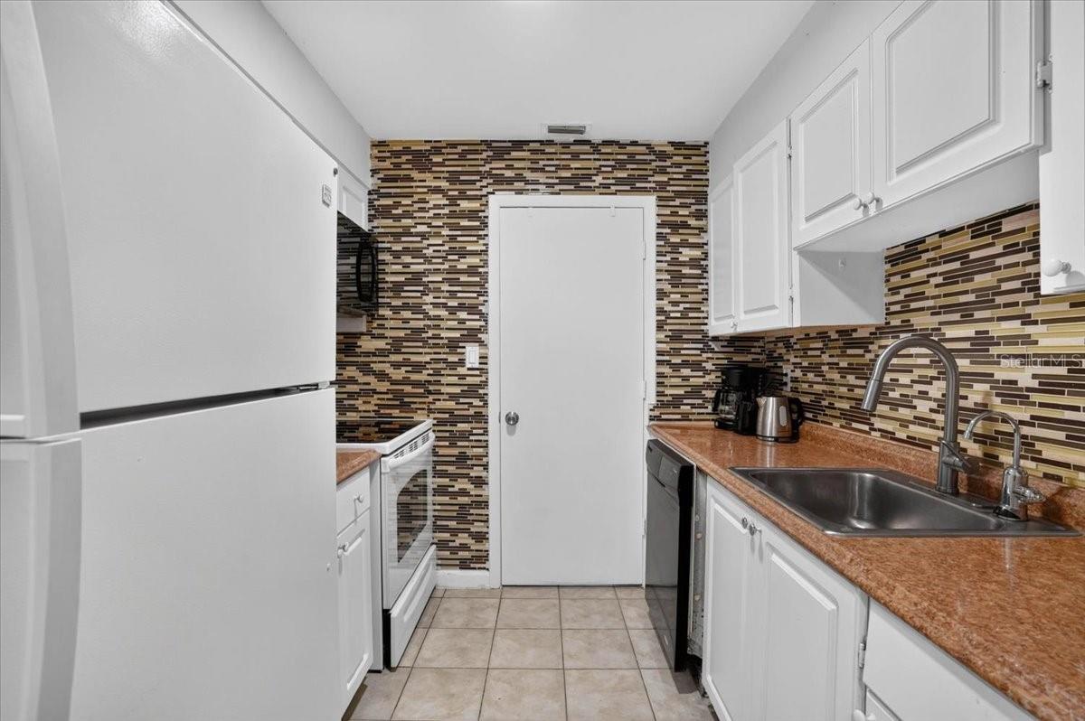 13405 ARBOR POINTE CIR #104, TAMPA, FL — photo 10