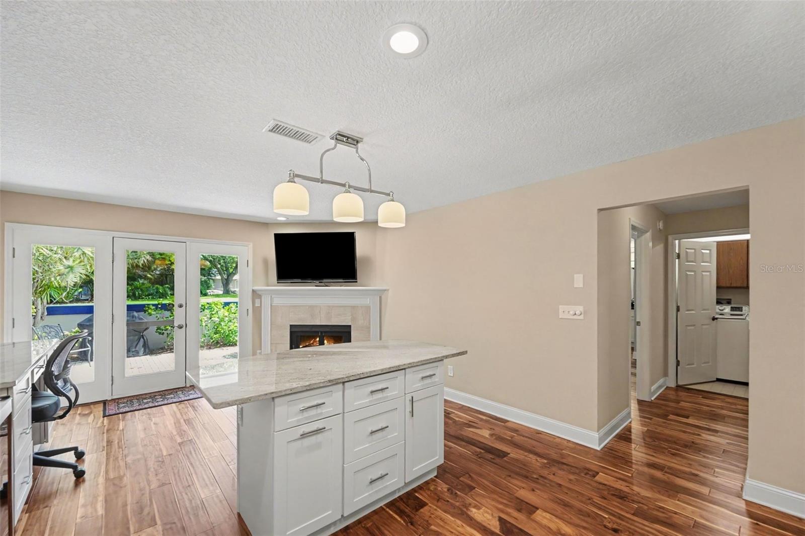 1683 WATERMARK CIR NE, ST PETERSBURG, FL — photo 10