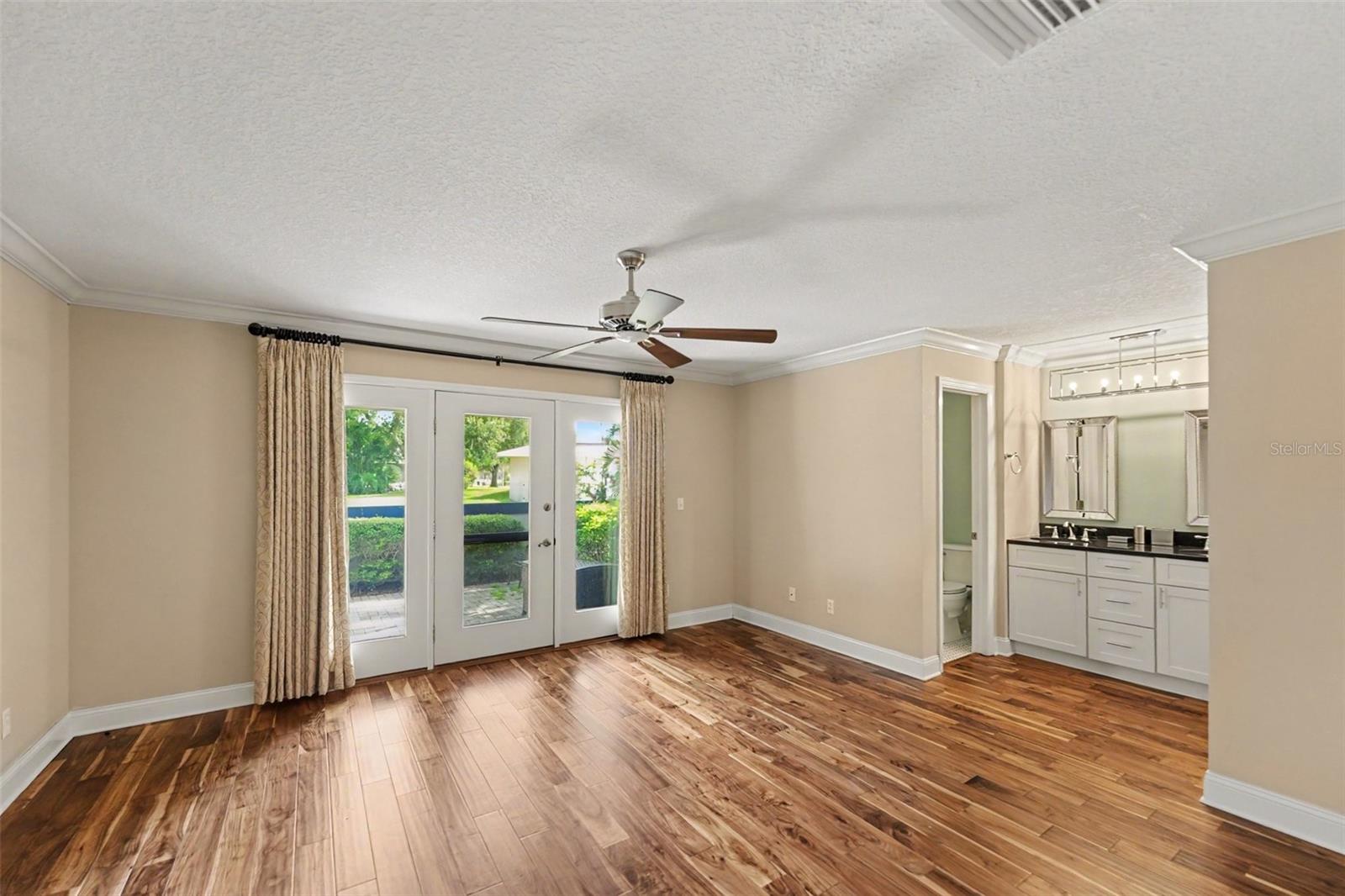 1683 WATERMARK CIR NE, ST PETERSBURG, FL — photo 21