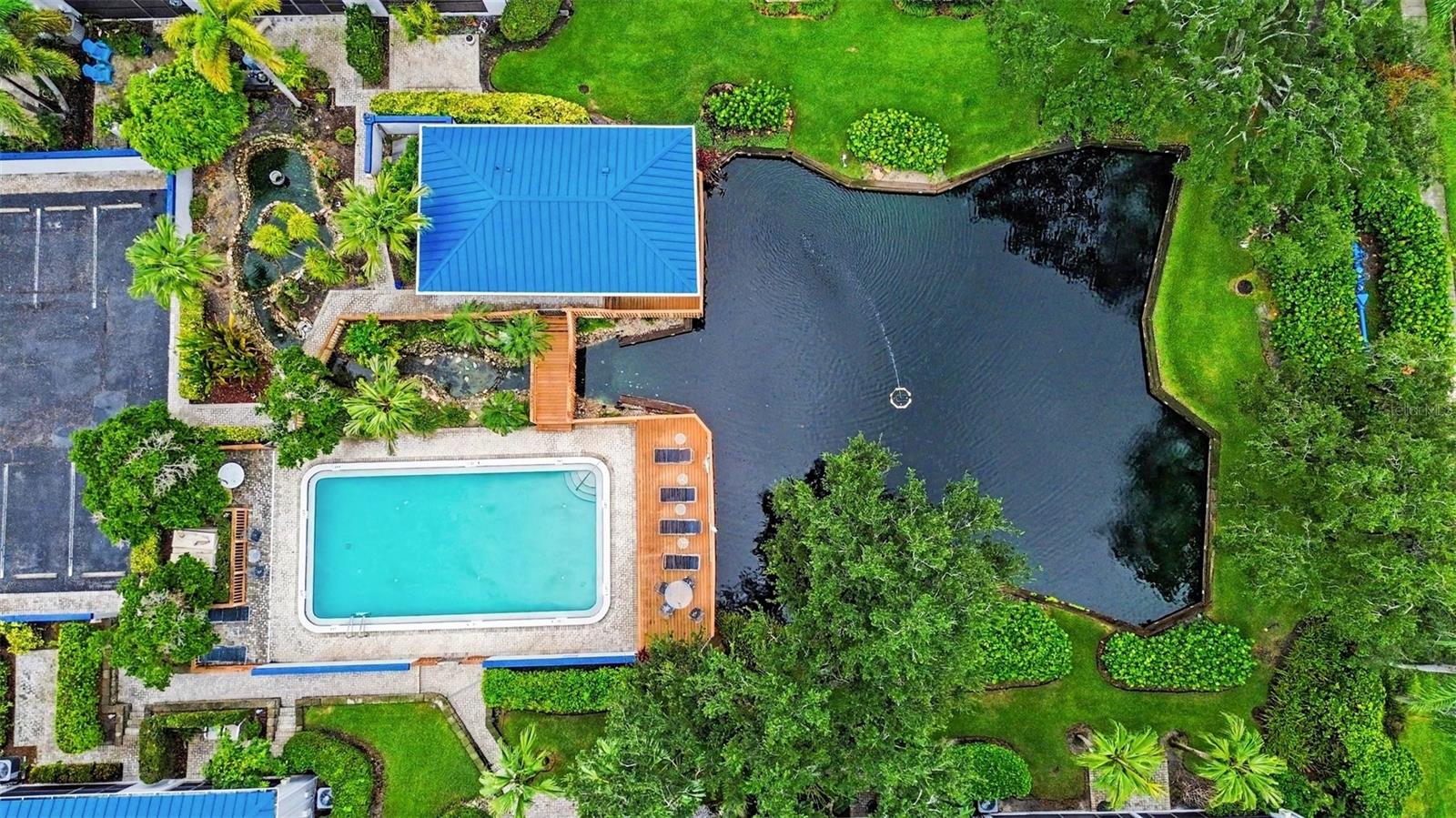 1683 WATERMARK CIR NE, ST PETERSBURG, FL — photo 36