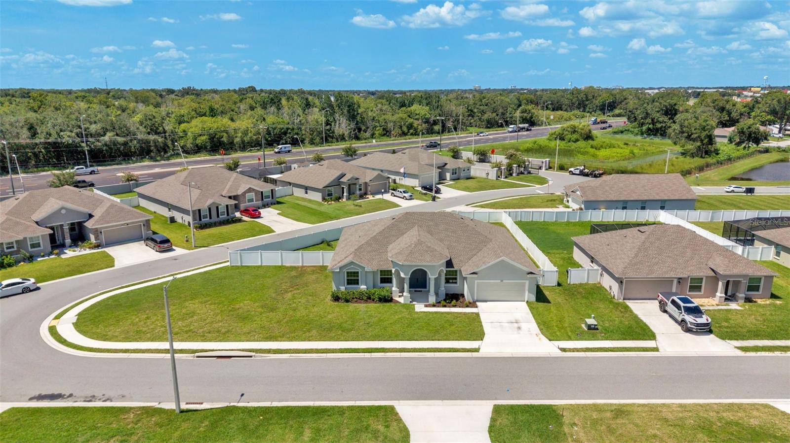 283 COVE AT EAGLE LAKE CIR, EAGLE LAKE, FL — photo 2