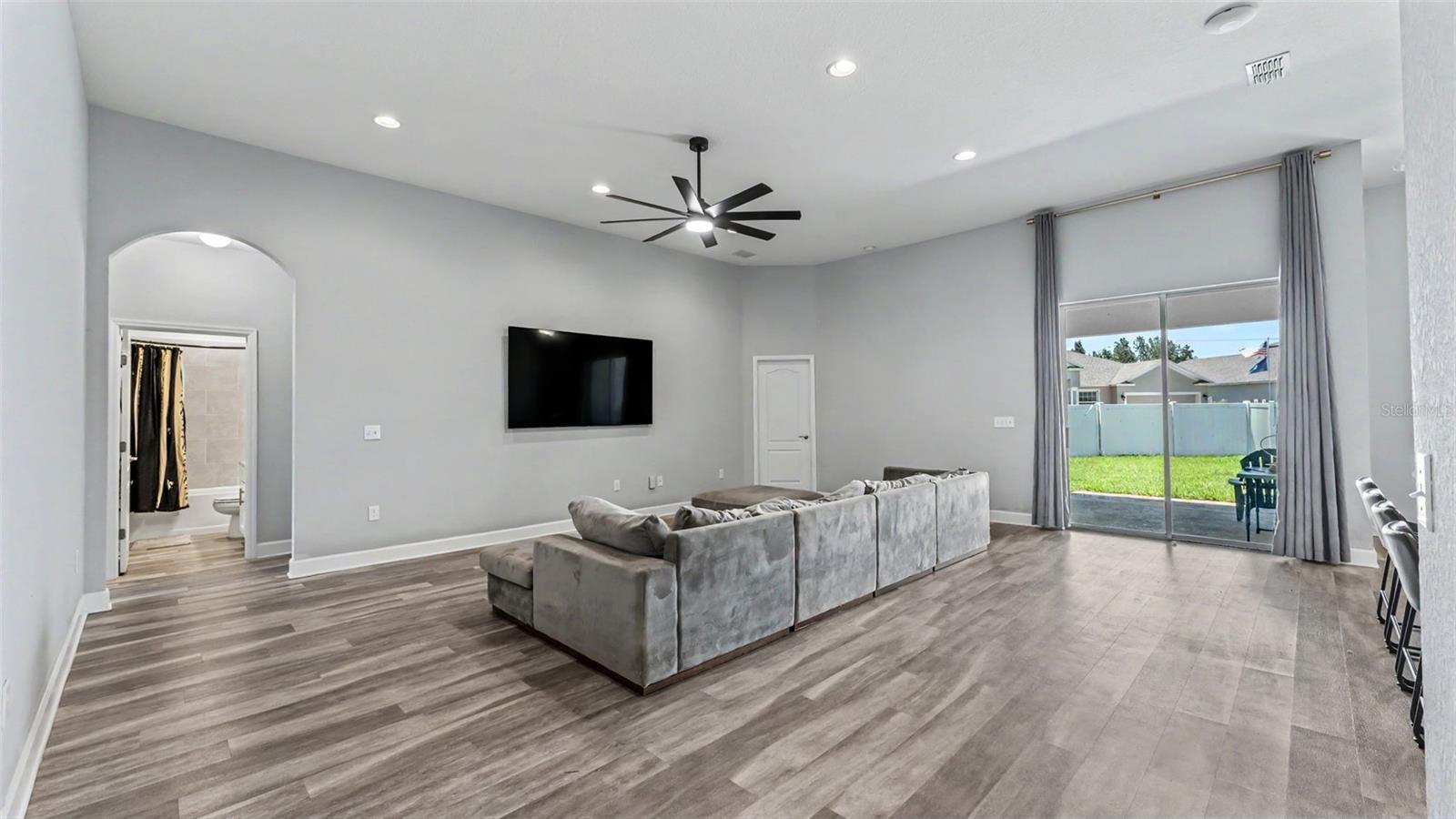 283 COVE AT EAGLE LAKE CIR, EAGLE LAKE, FL — photo 4