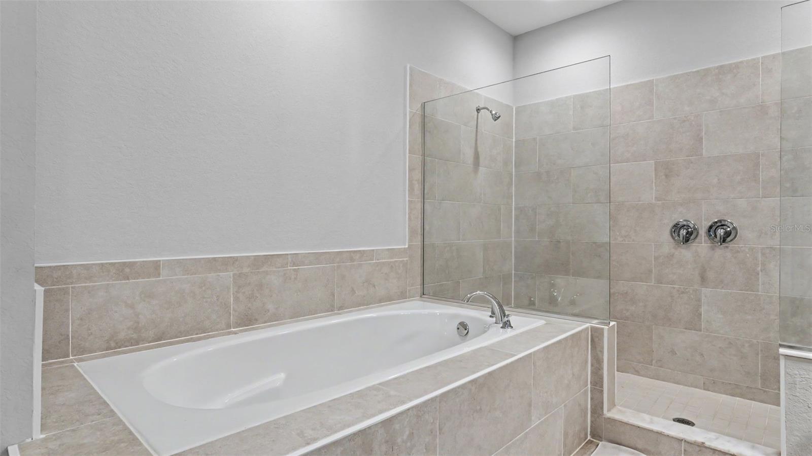 283 COVE AT EAGLE LAKE CIR, EAGLE LAKE, FL — photo 32