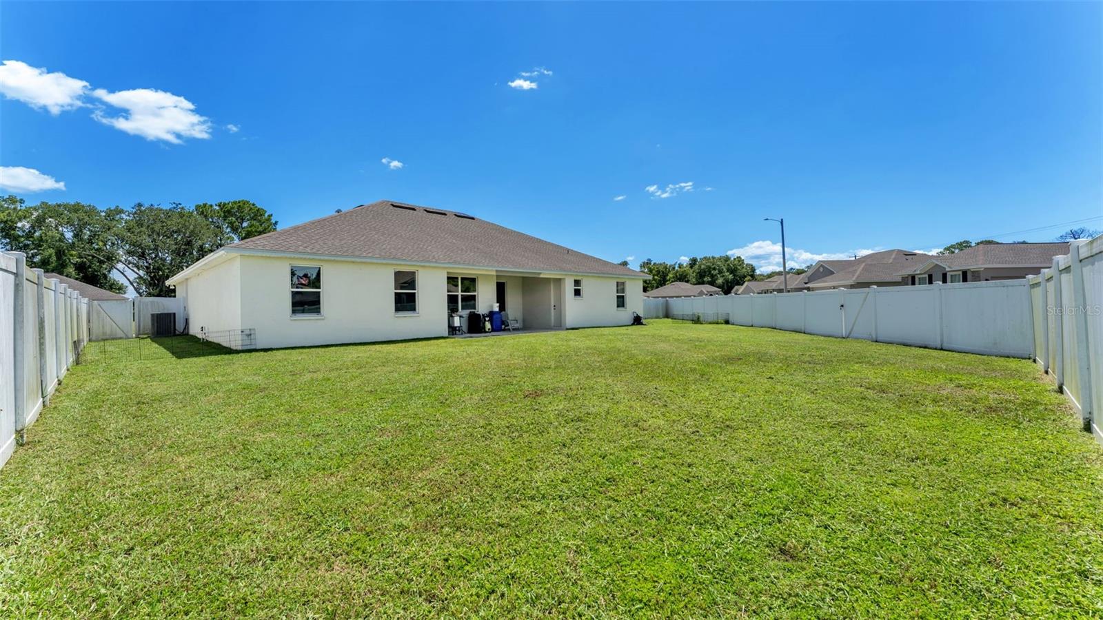 283 COVE AT EAGLE LAKE CIR, EAGLE LAKE, FL — photo 48