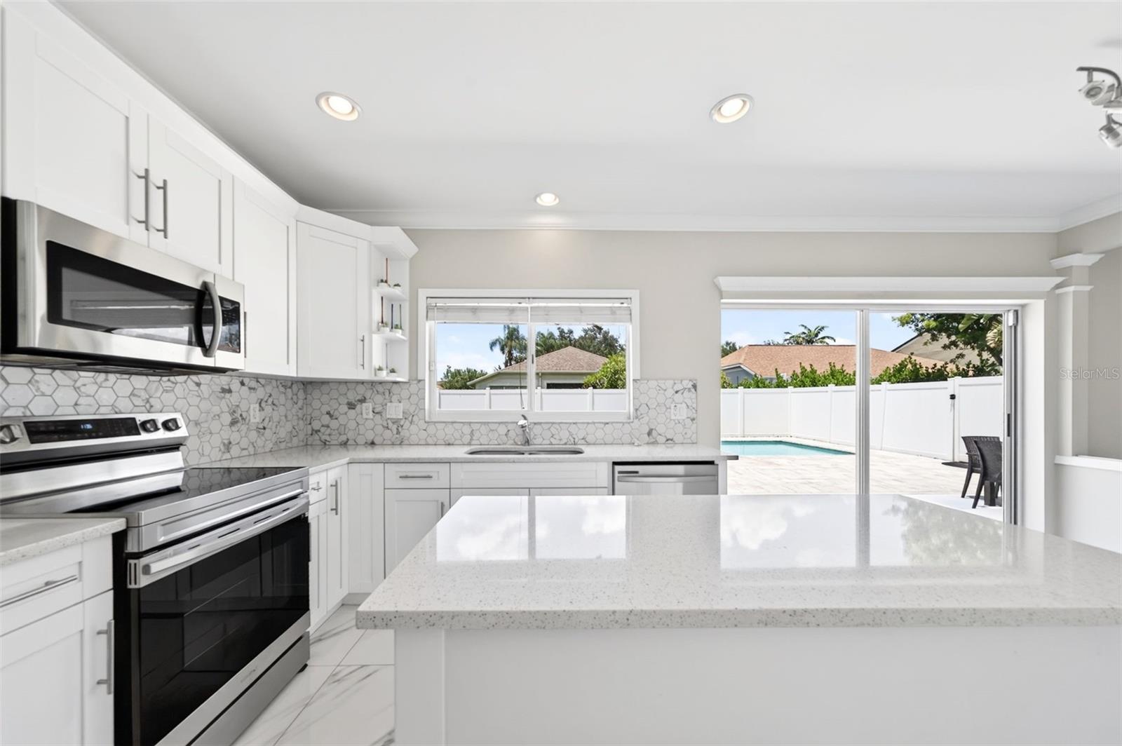 13225 HAMPTON PARK CT, FORT MYERS, FL — photo 4