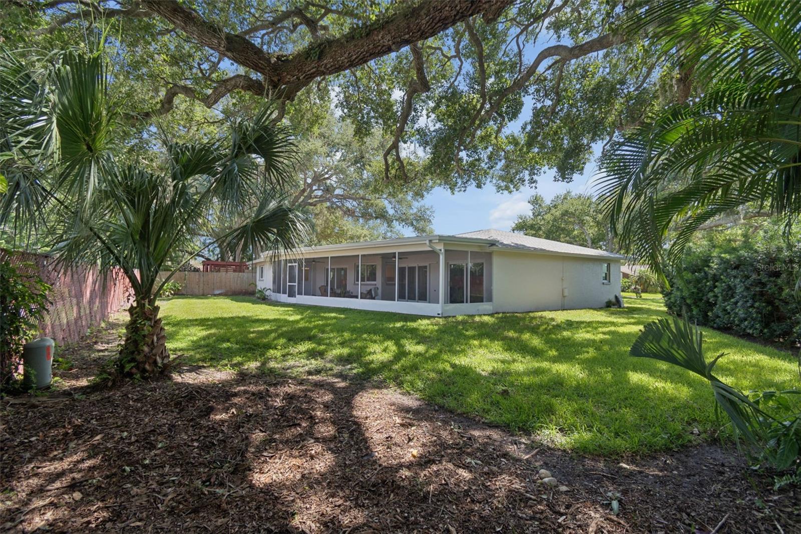 12805 KIMBERLY OAKS CIR, LARGO, FL — photo 40
