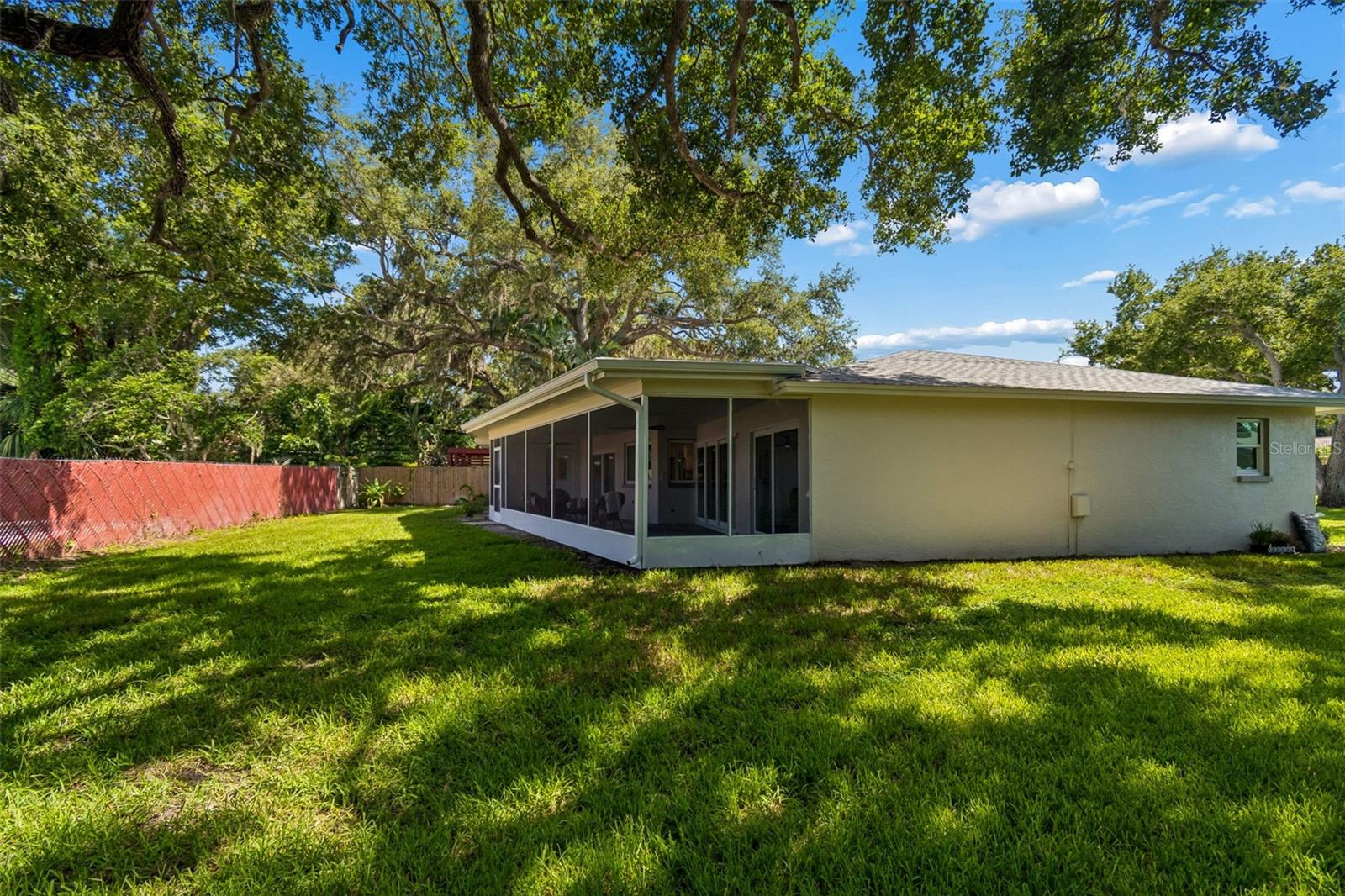 12805 KIMBERLY OAKS CIR, LARGO, FL — photo 39