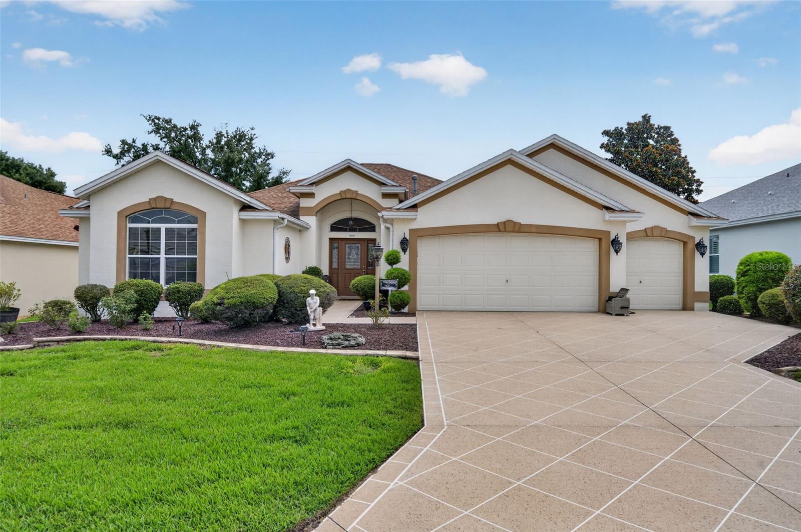 17246 SE 85TH WILLOWICK CIR, THE VILLAGES, FL