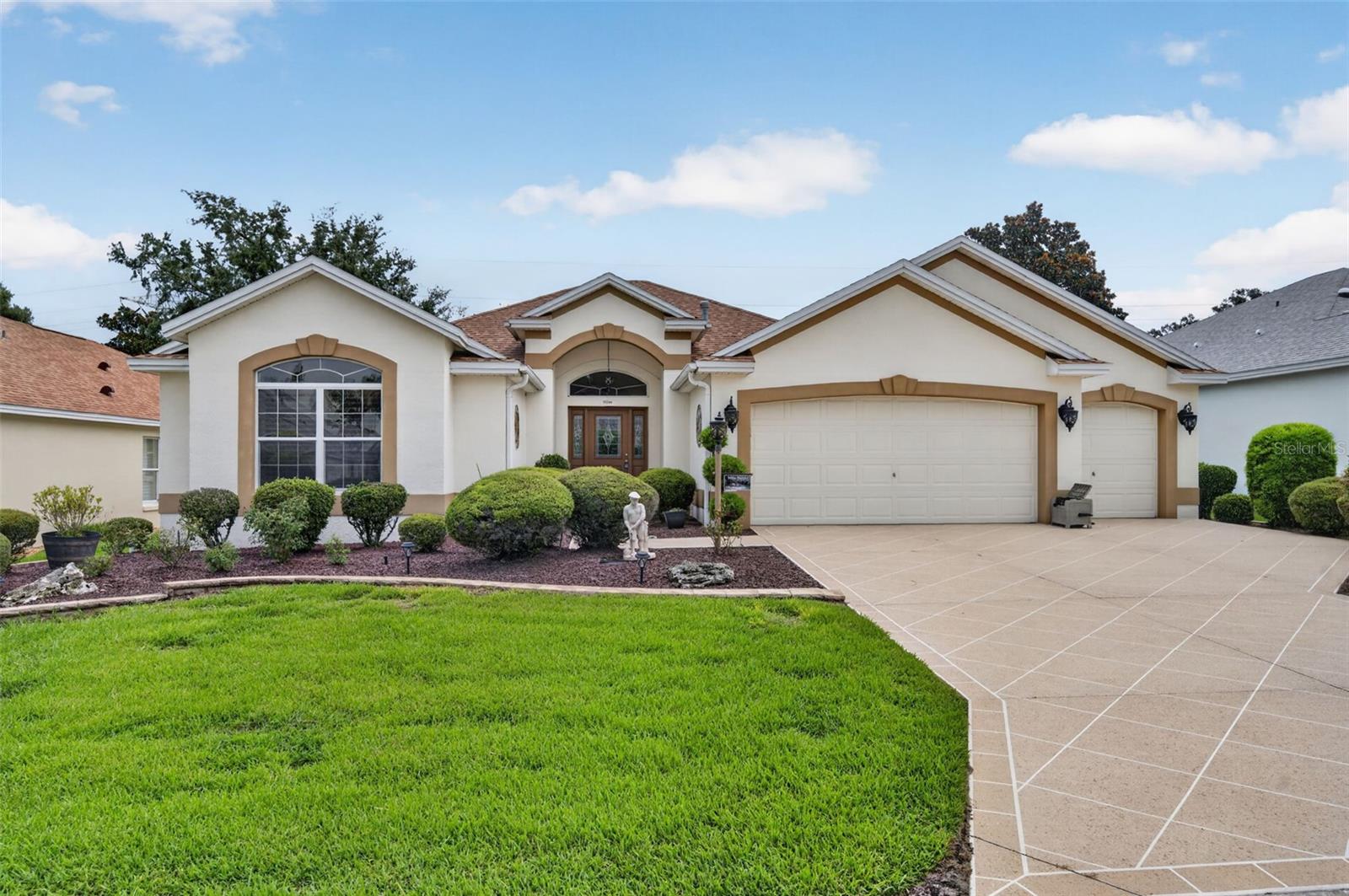17246 SE 85TH WILLOWICK CIR, THE VILLAGES, FL — photo 2