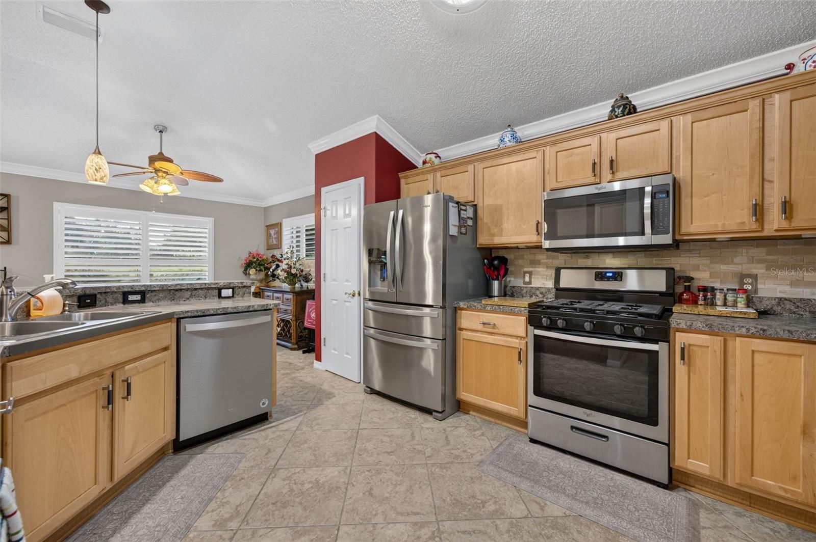 17246 SE 85TH WILLOWICK CIR, THE VILLAGES, FL — photo 19