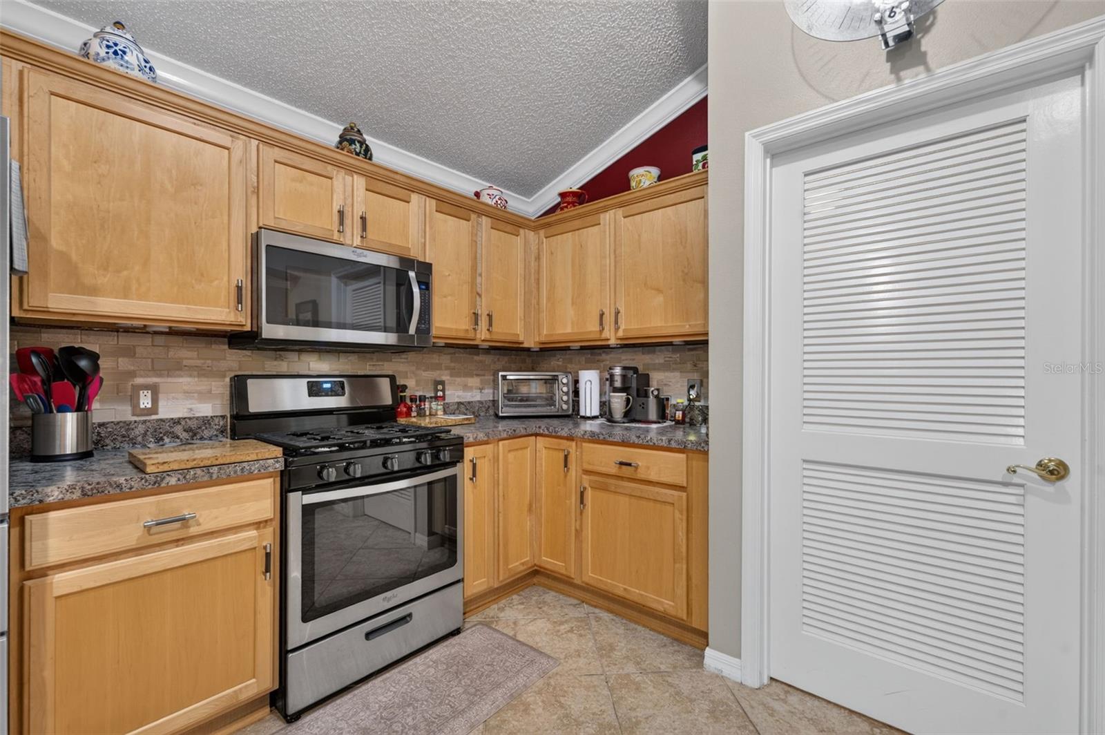17246 SE 85TH WILLOWICK CIR, THE VILLAGES, FL — photo 21