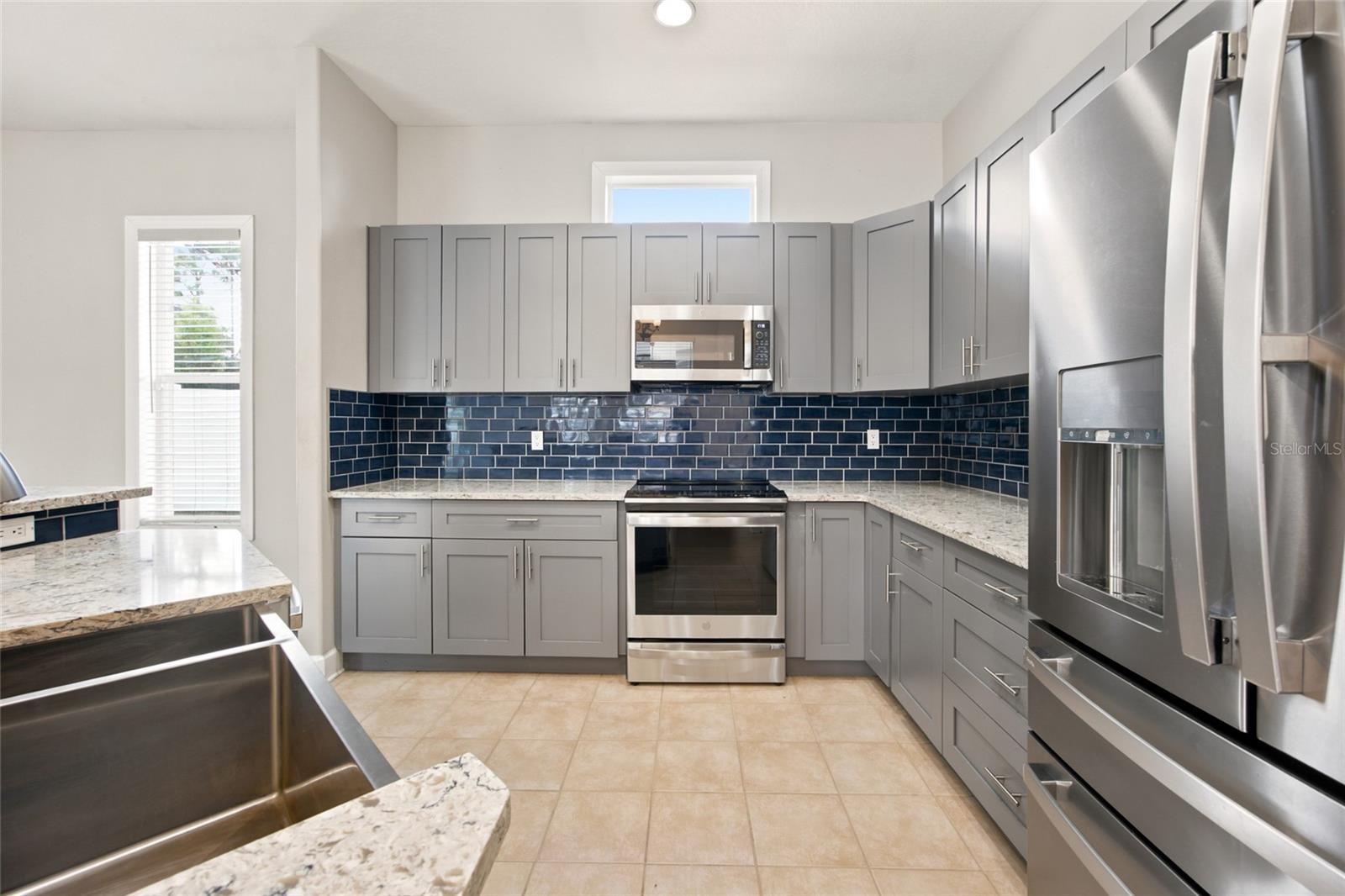 5517 GREYSTONE DR, SPRING HILL, FL — photo 4
