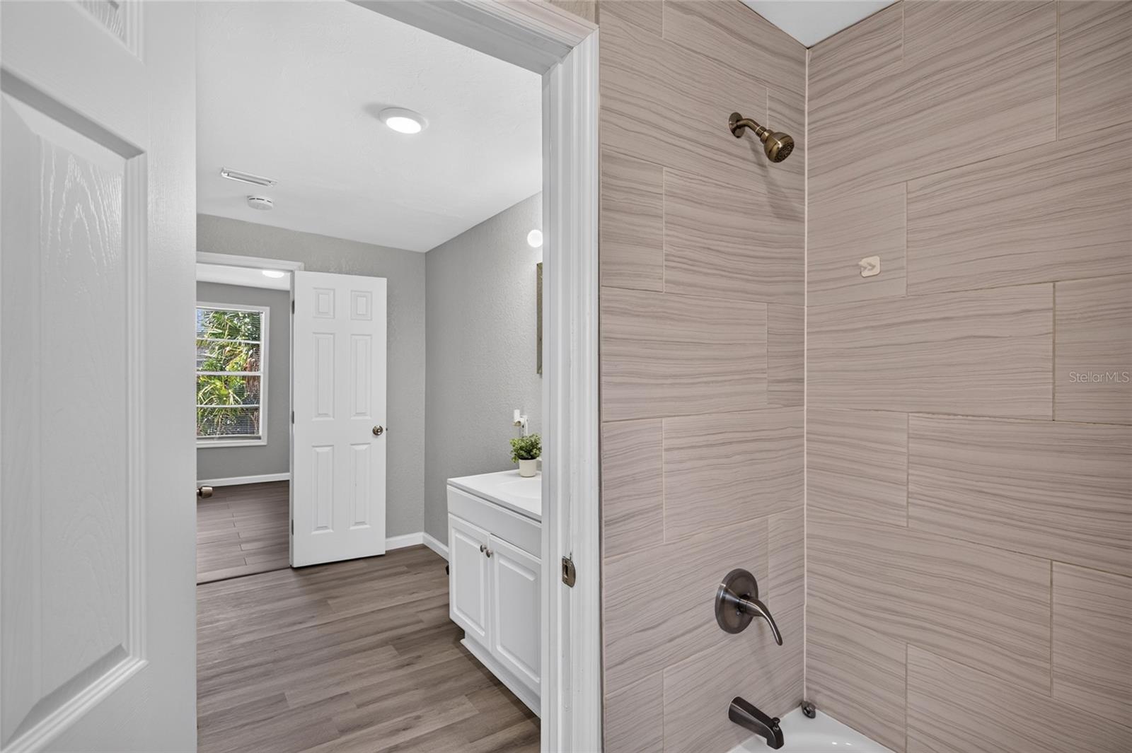 411 12TH AVE E, BRADENTON, FL — photo 9
