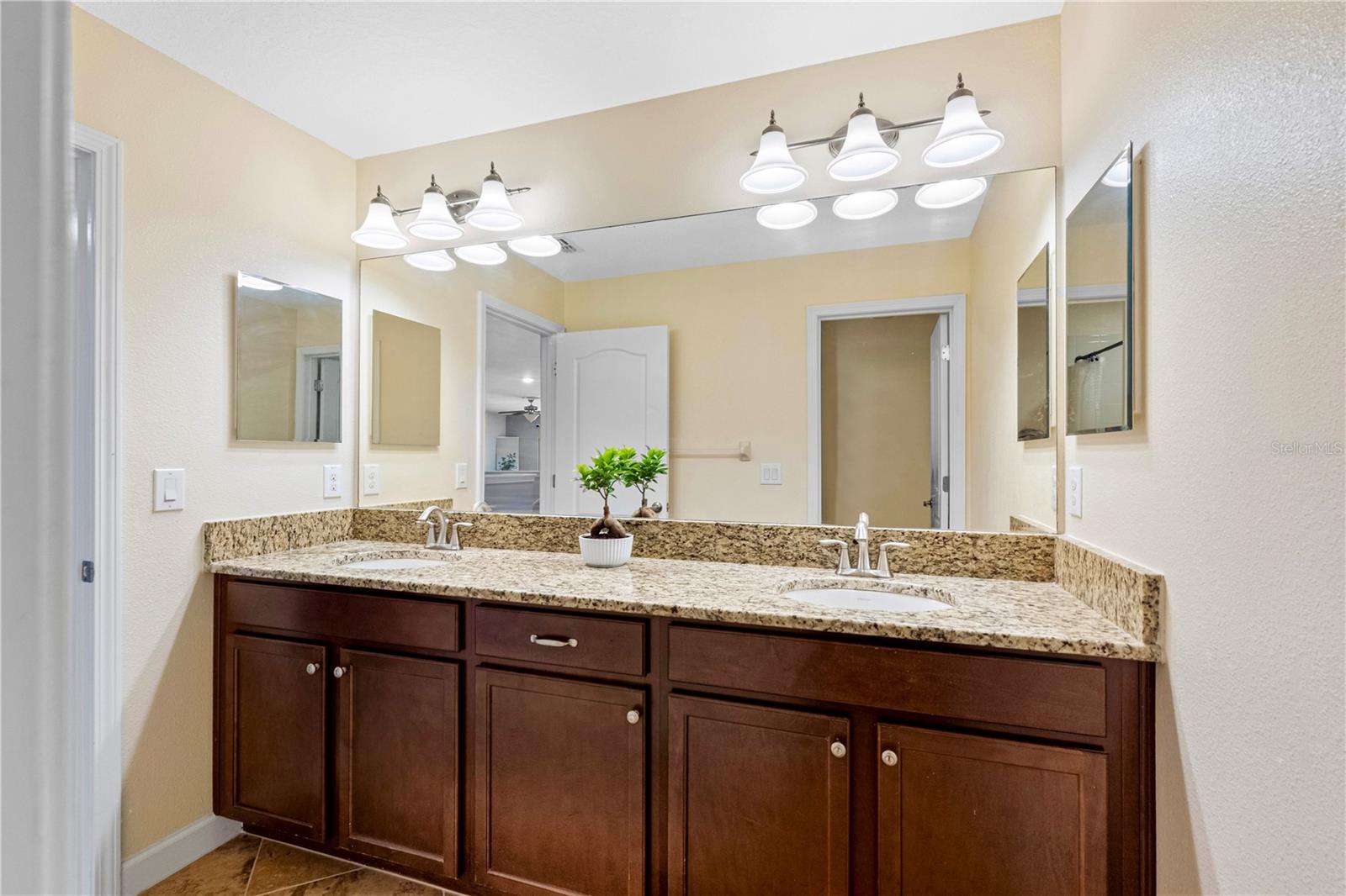 19343 PADDOCK VIEW DR, TAMPA, FL — photo 60