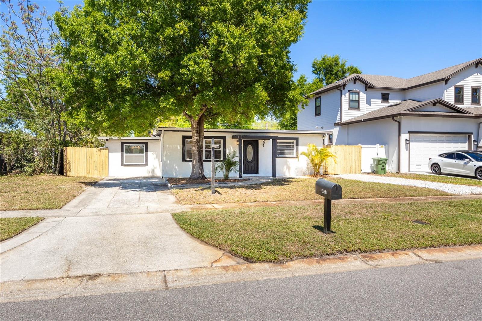 4427 W OKLAHOMA AVE, TAMPA, FL — photo 3