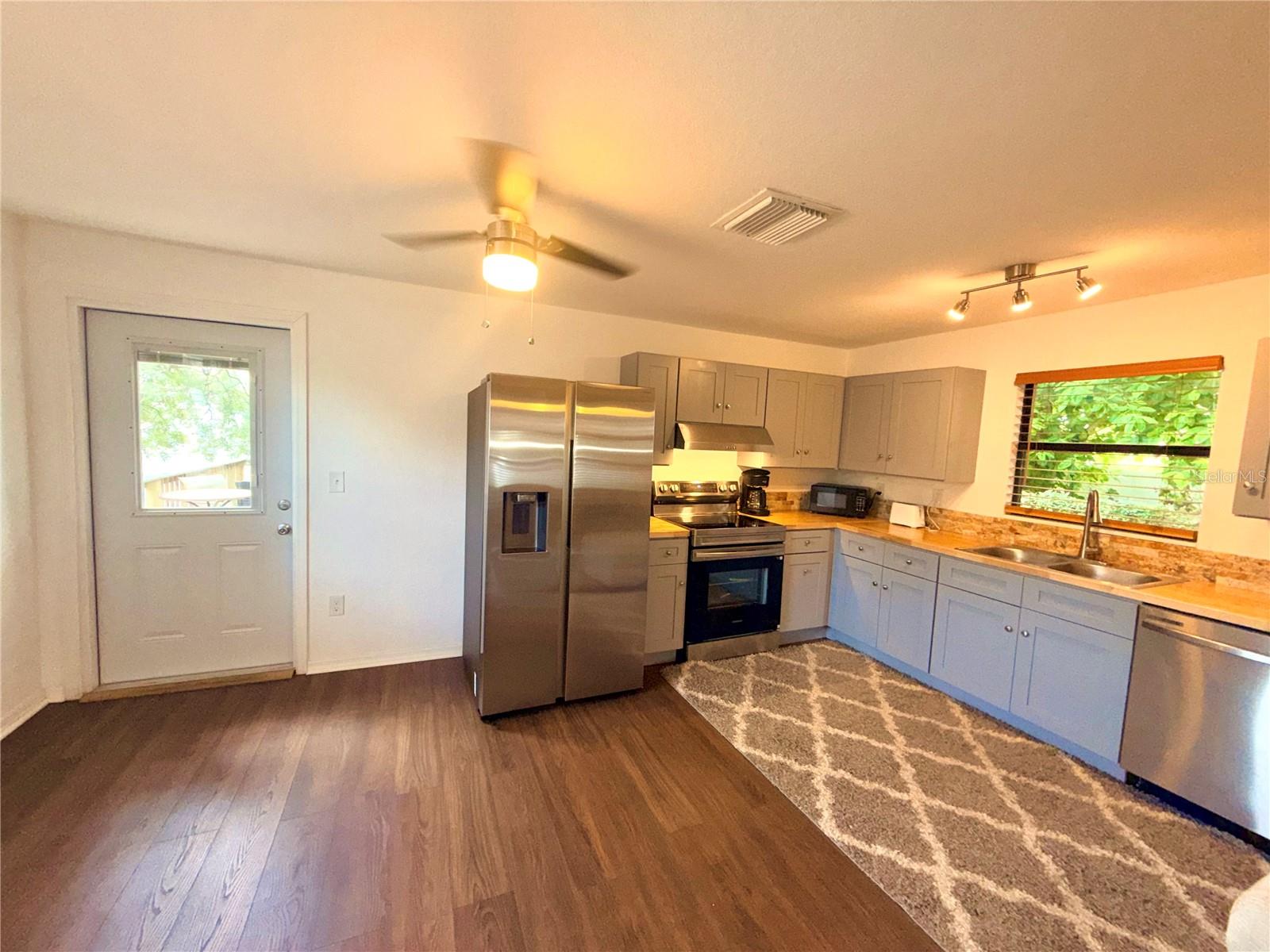 2852 59TH AVE N, ST PETERSBURG, FL — photo 9