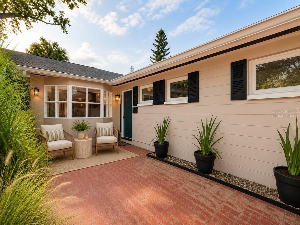 8161 22ND AVE N, ST PETERSBURG, FL — photo 2
