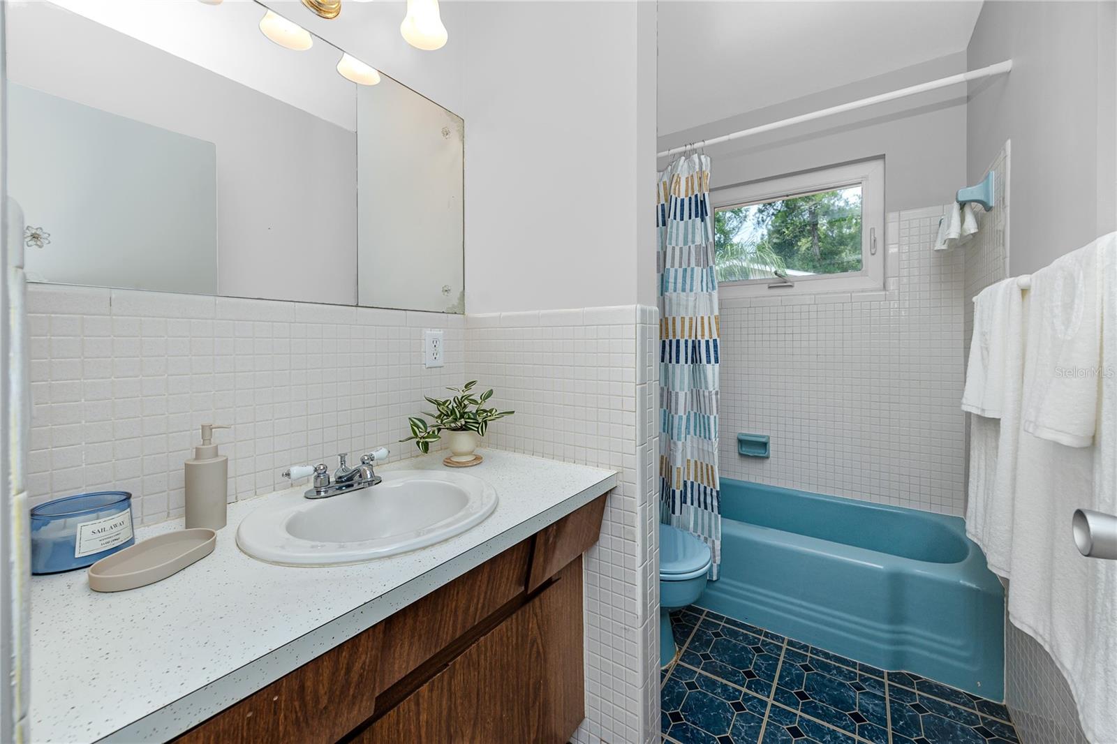 8161 22ND AVE N, ST PETERSBURG, FL — photo 33