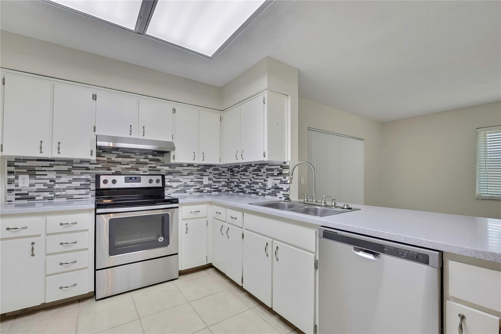 9279 PICKENS ST, SPRING HILL, FL — photo 11