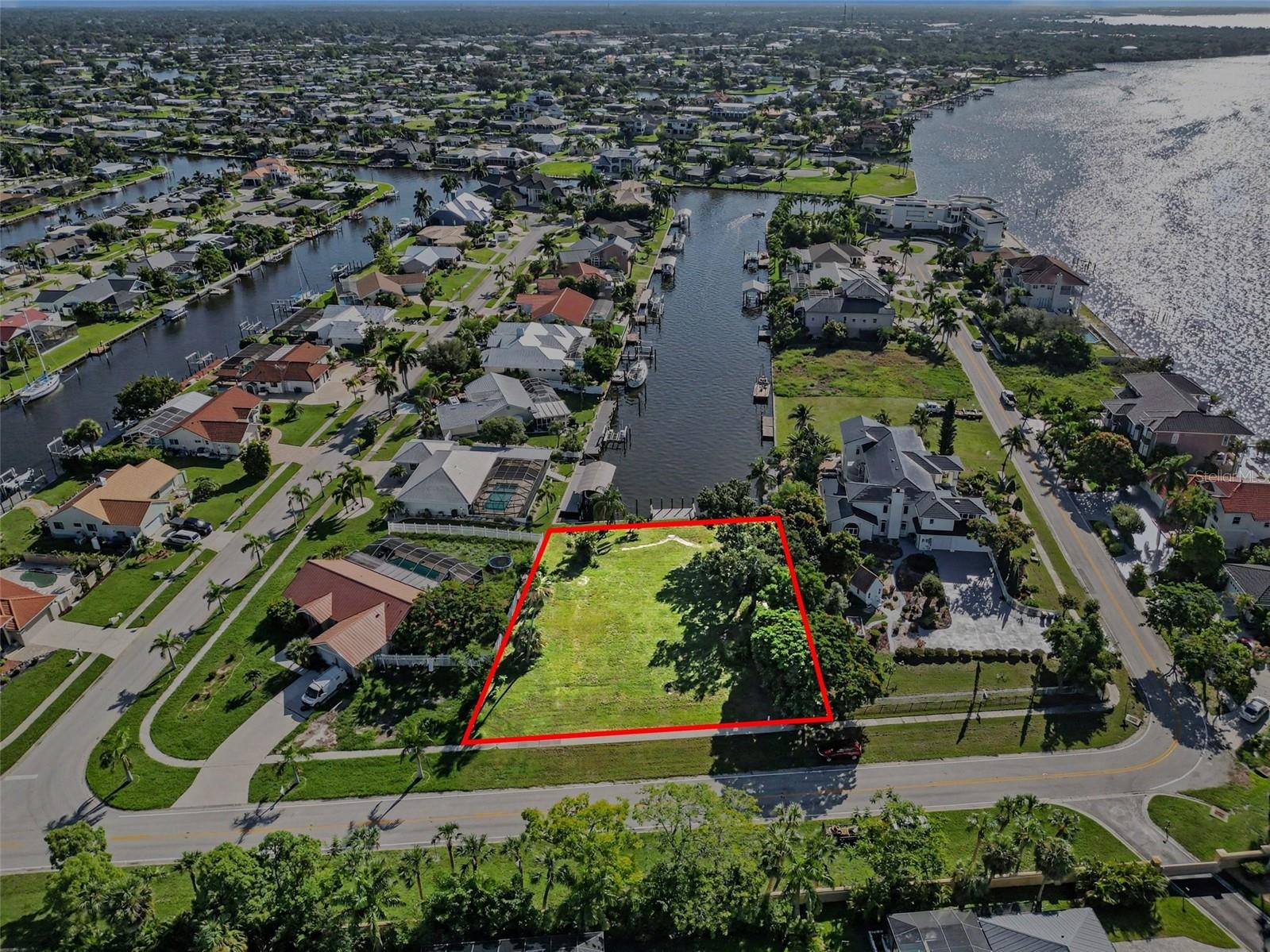180 COUSLEY DR SE, PORT CHARLOTTE, FL — photo 2