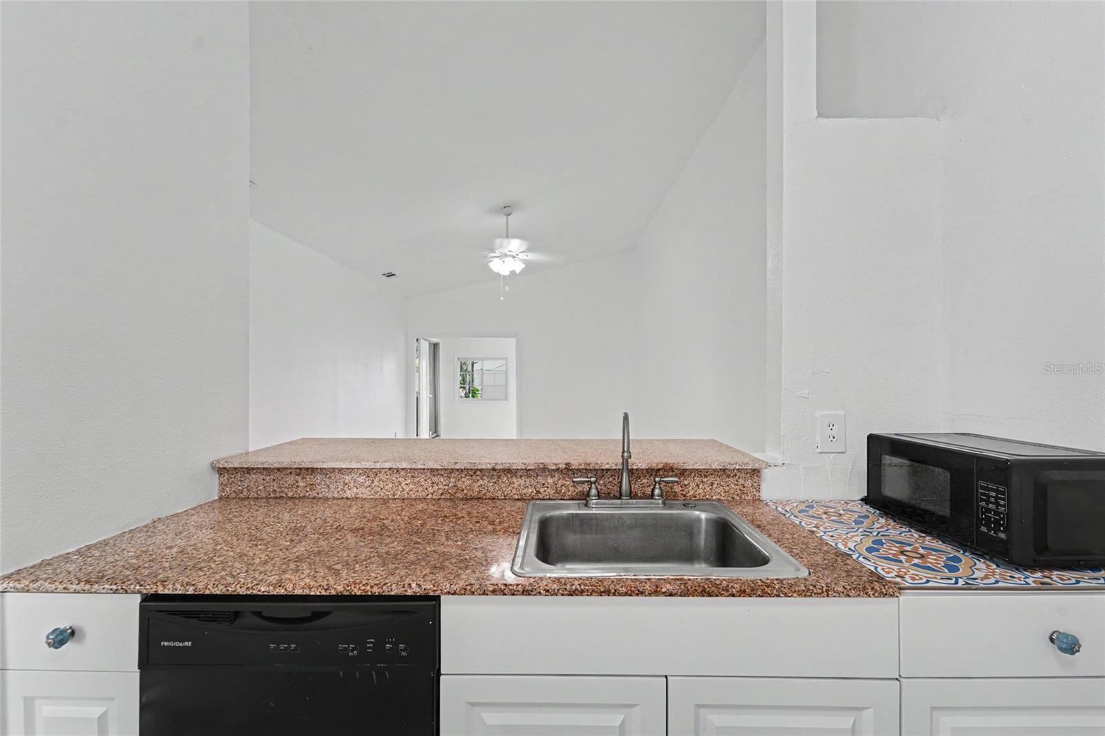 3174 PHLOX DR, PALM HARBOR, FL — photo 16