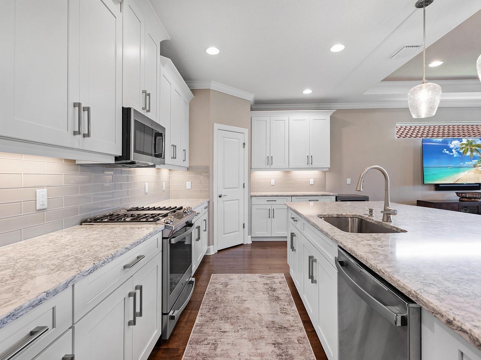 5365 SALCANO ST, SARASOTA, FL — photo 7