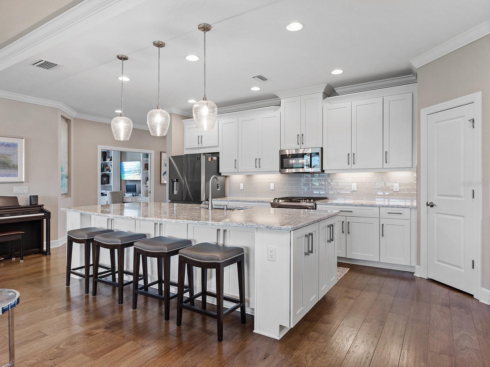 5365 SALCANO ST, SARASOTA, FL — photo 9