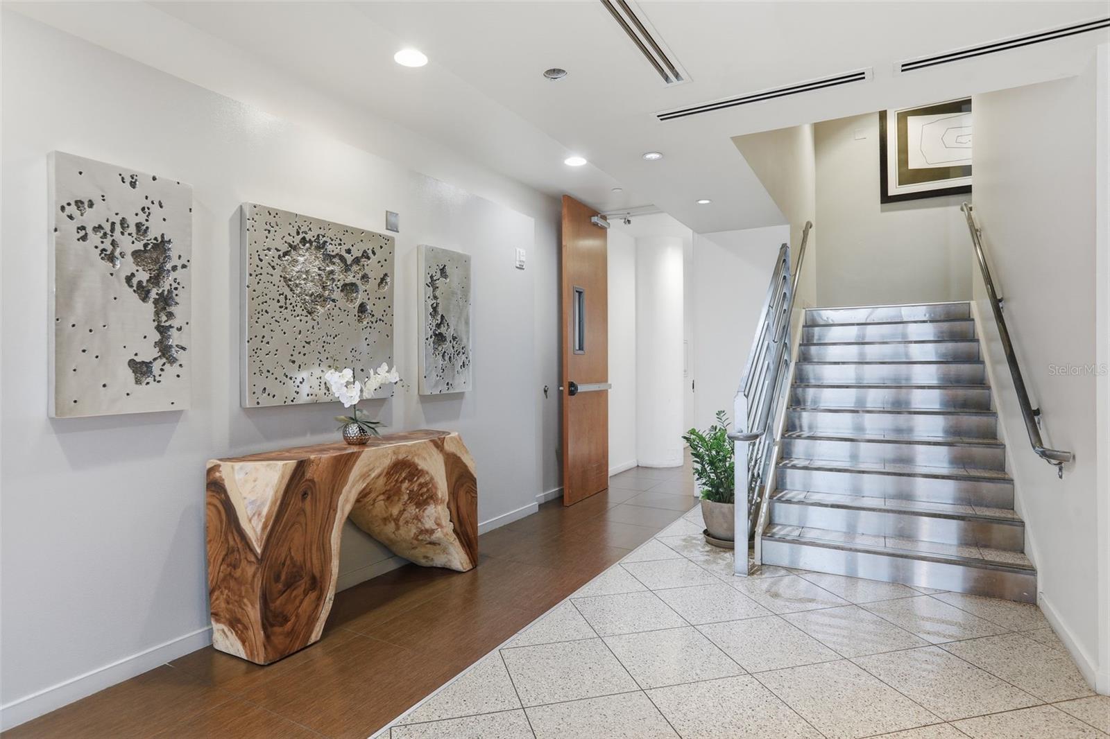 1 S EOLA DR #13, ORLANDO, FL — photo 34