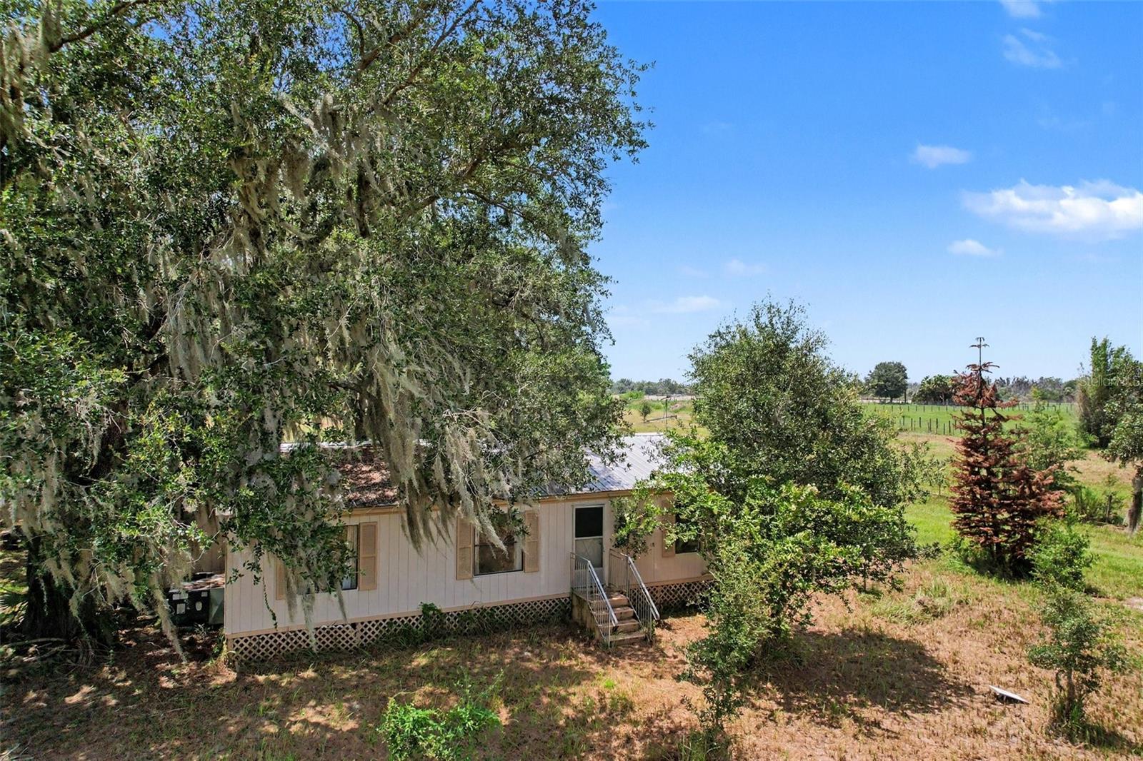 10239 LYONS AVE, LITHIA, FL — photo 9