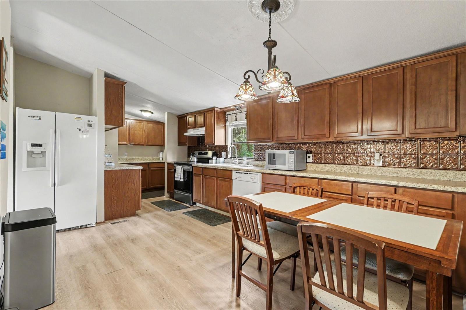 10239 LYONS AVE, LITHIA, FL — photo 14