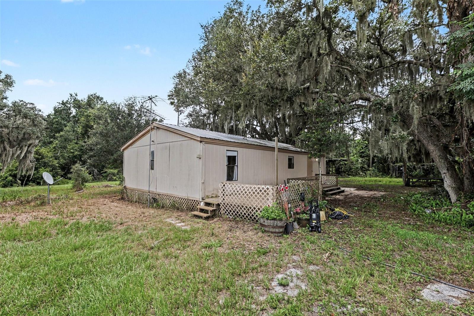 10239 LYONS AVE, LITHIA, FL — photo 34