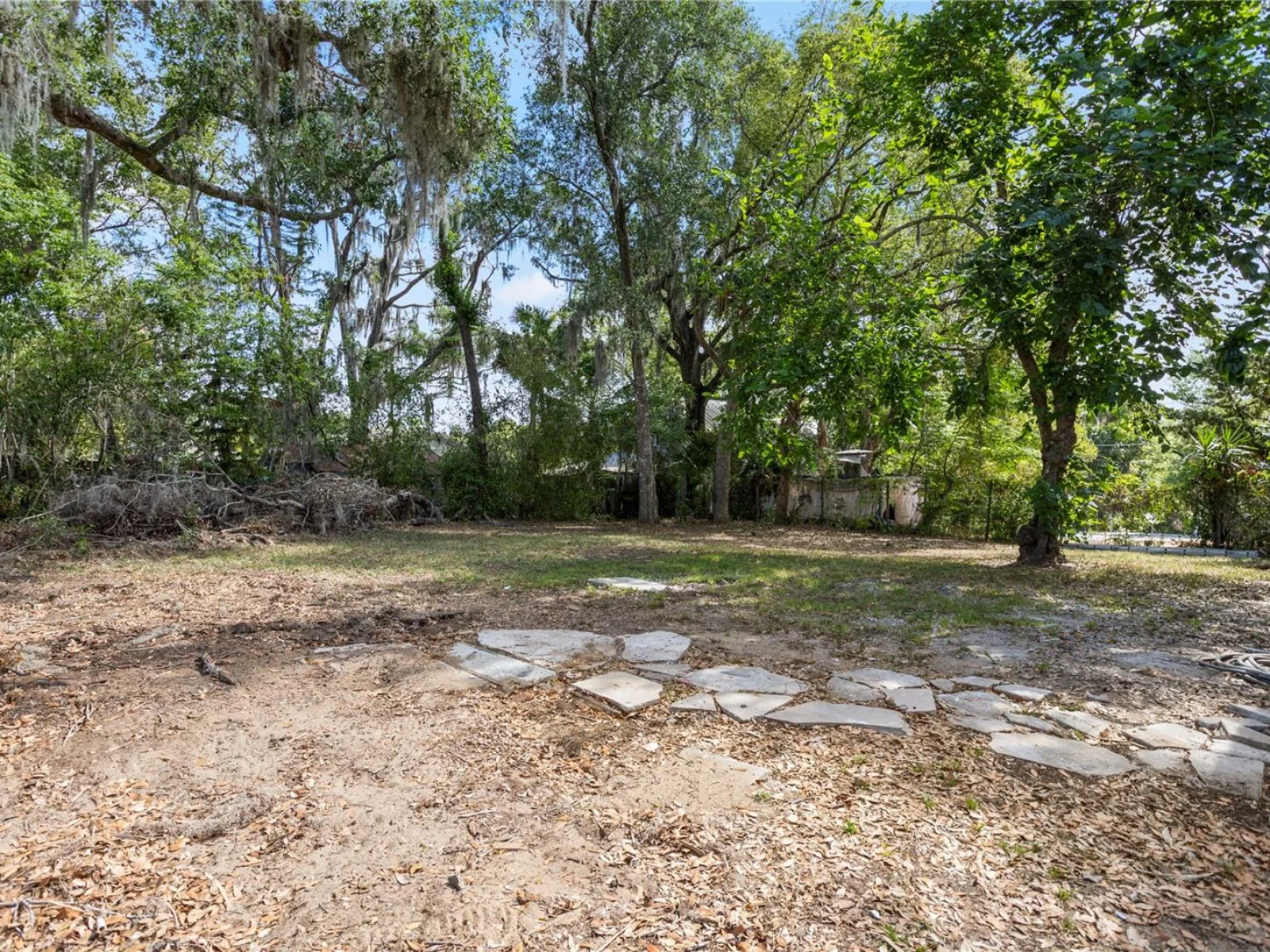 821 E LEMON AVE, EUSTIS, FL — photo 28