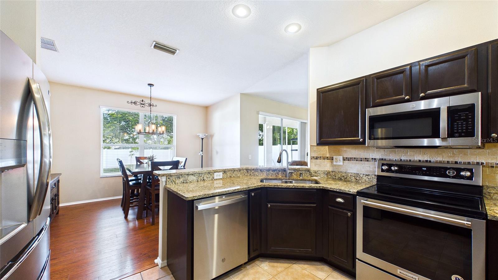 4021 3RD AVE E, BRADENTON, FL — photo 15