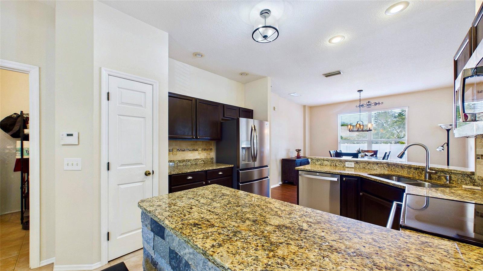 4021 3RD AVE E, BRADENTON, FL — photo 17