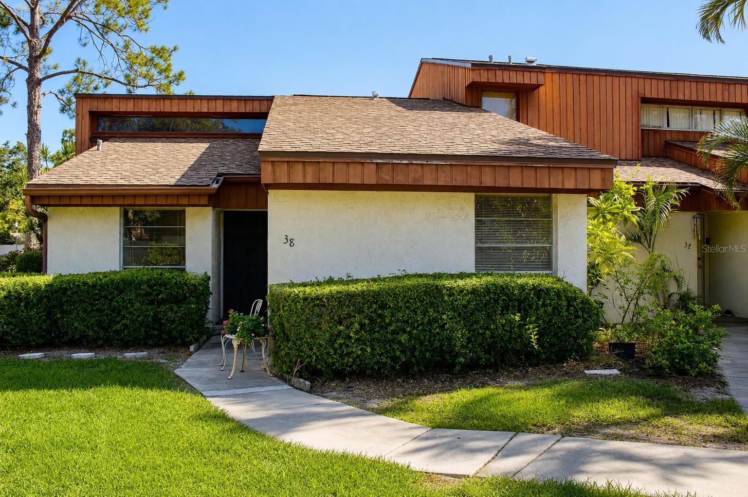 2054 SUNSET POINT RD #38, CLEARWATER, FL