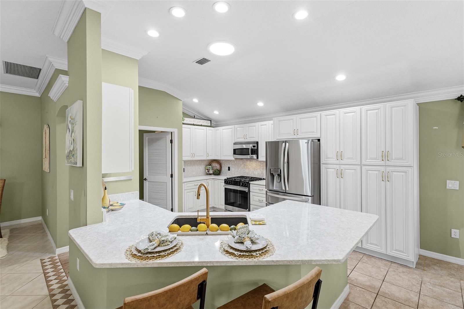 1527 GOLDEN RIDGE DR, THE VILLAGES, FL — photo 3