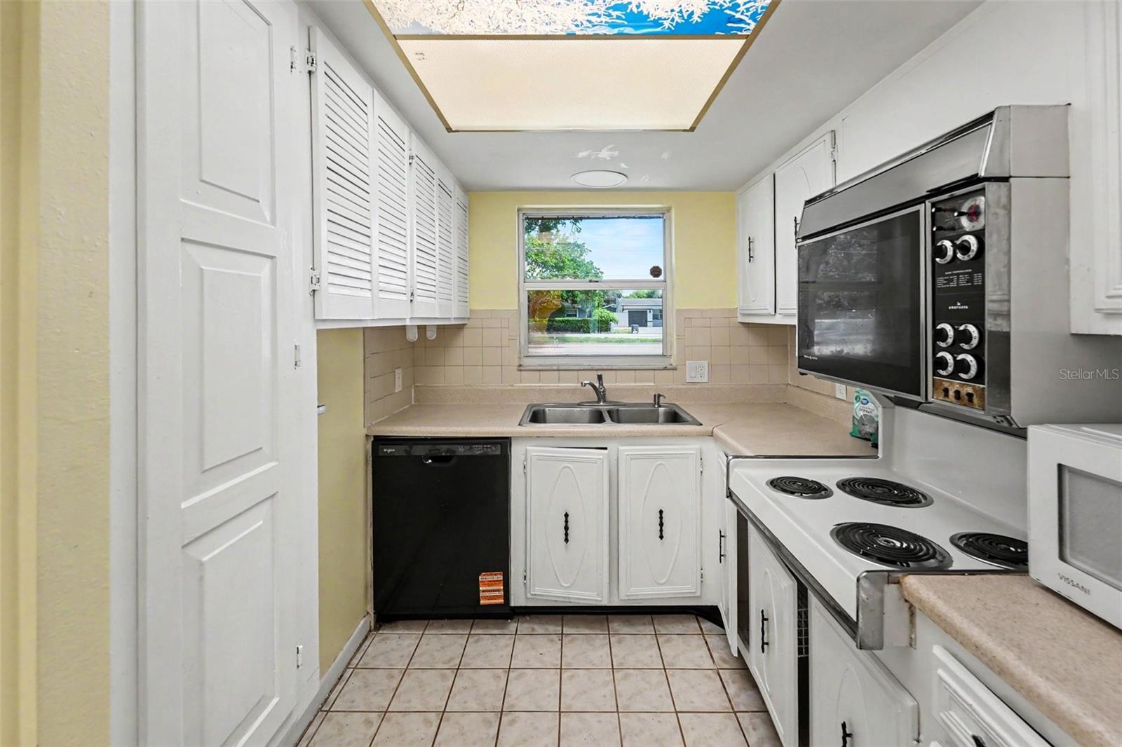 5870 38TH AVE N #43, ST PETERSBURG, FL — photo 2