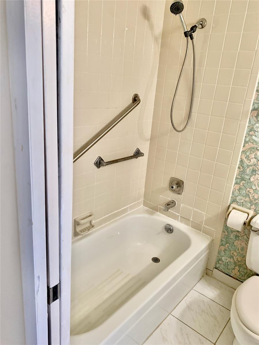 2000 FORREST NELSON BLVD #E3, PORT CHARLOTTE, FL — photo 19