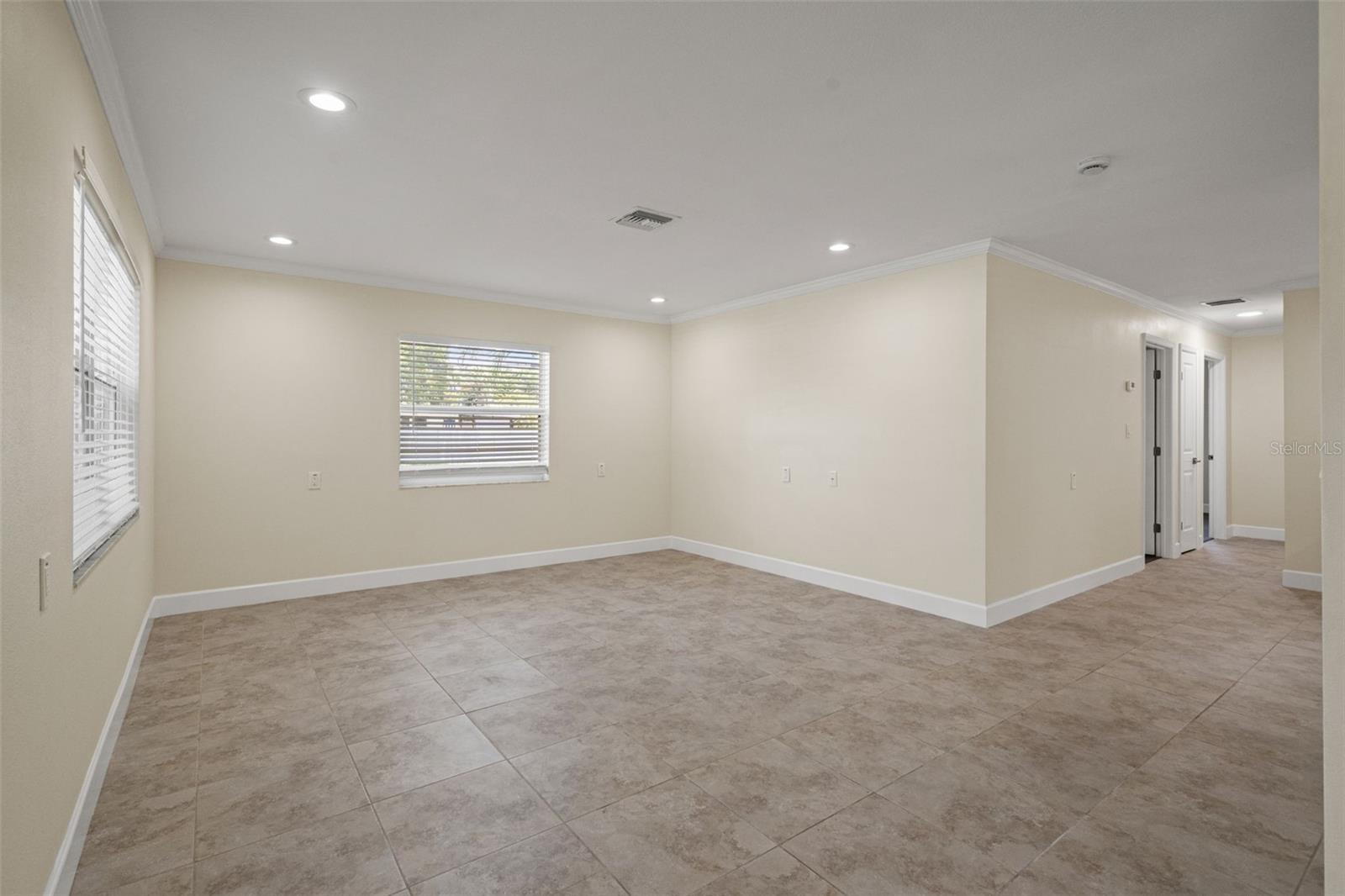 4247 HELENA ST NE, ST PETERSBURG, FL — photo 11