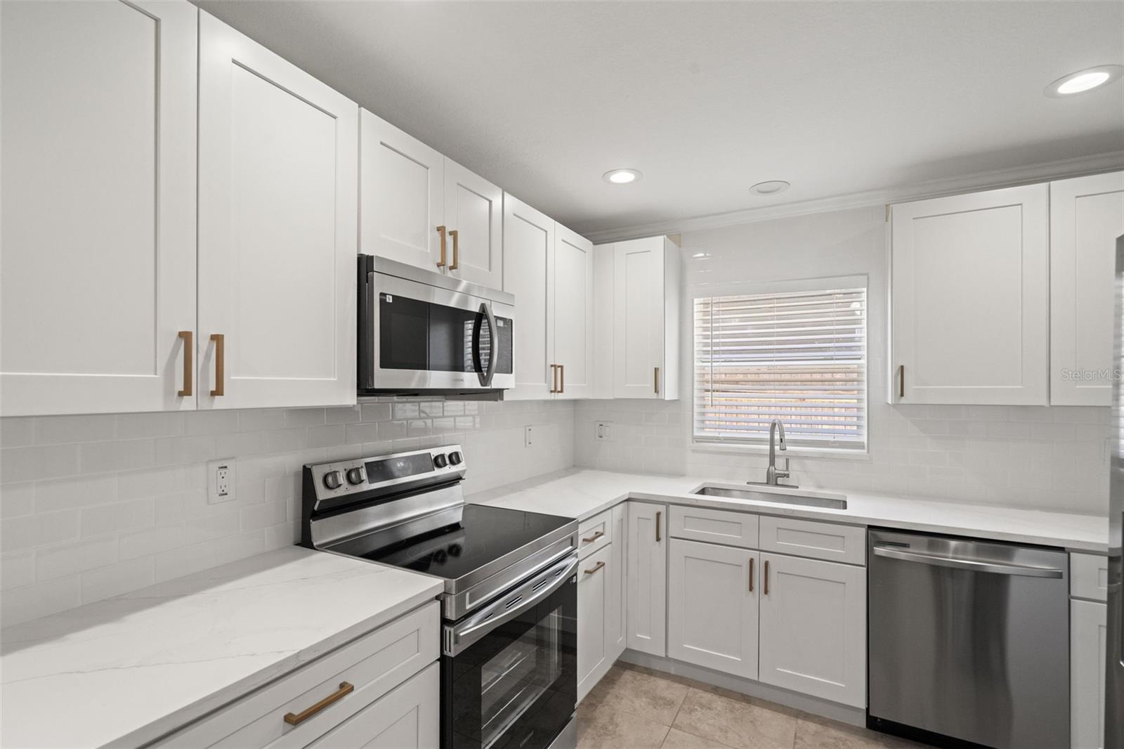 4247 HELENA ST NE, ST PETERSBURG, FL — photo 14